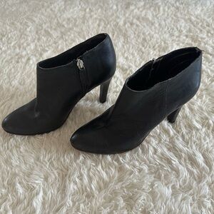 Kors Black Leather Ankle Heeled Boots